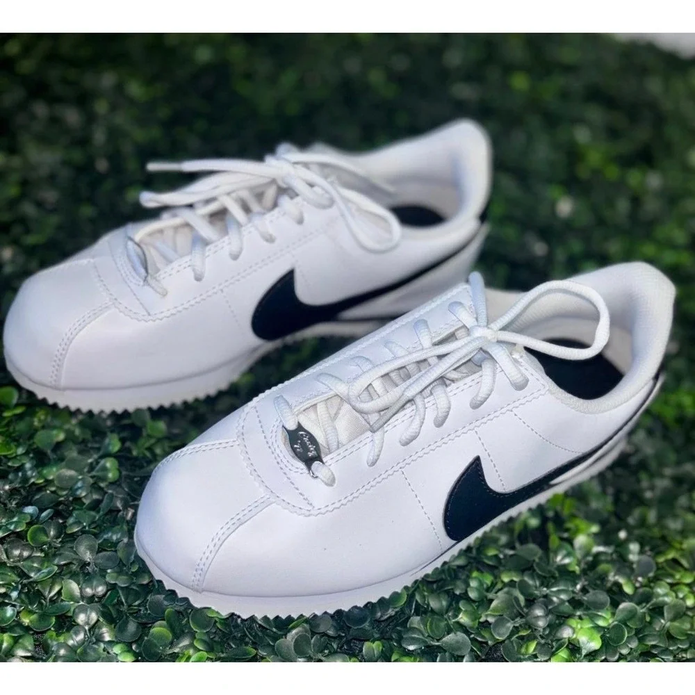 Nike‎ Cortez Basic White Black Sneakers Youth Size 6.5Y Mens 6.5 Womens 8